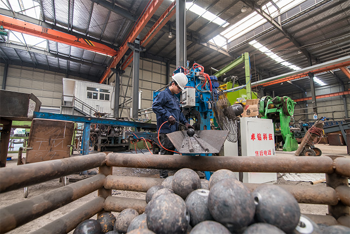 三亚网架配件-螺栓球加工车间